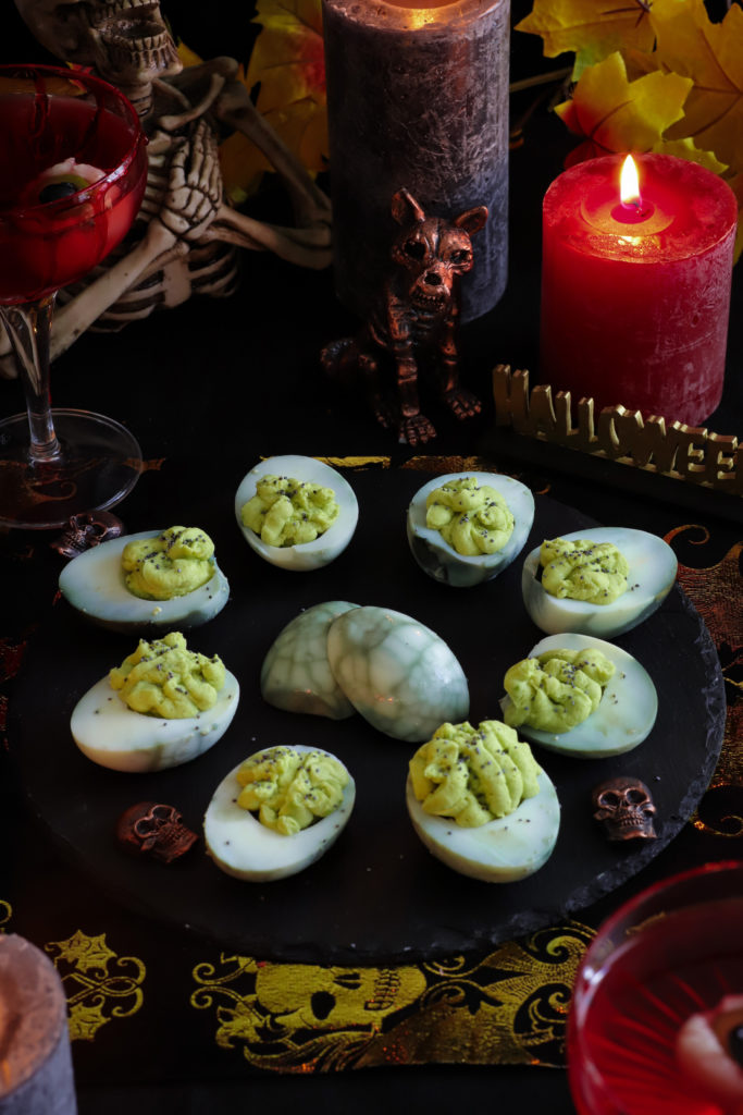 Deviled eggs wasabi avocat