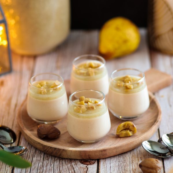 Panna cotta à la crème de marrons et coulis de poire vanillée